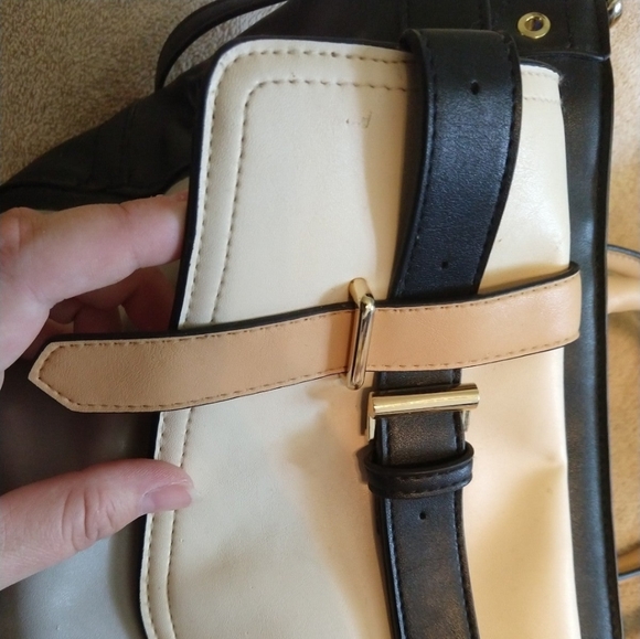 Reed Modern American Luxury purse - Picture 6 of 9